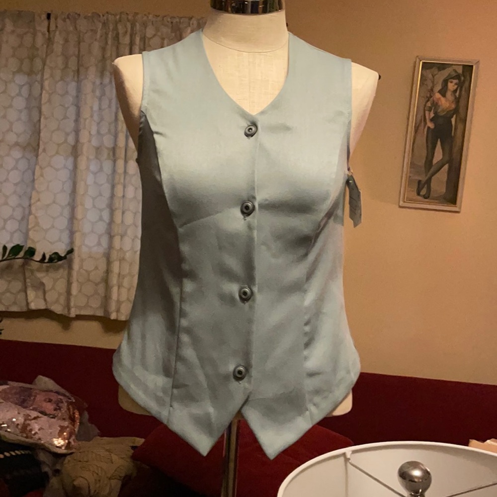 Button up vest
